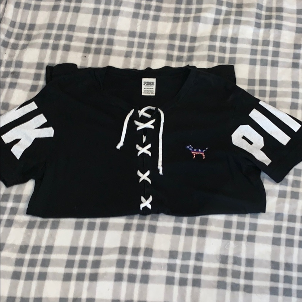 🛍3 for 40% off🛍VS PINK t shirt w lace up front